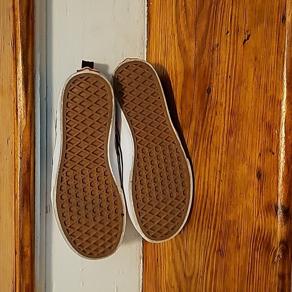 Vans - Picture 4 of 5